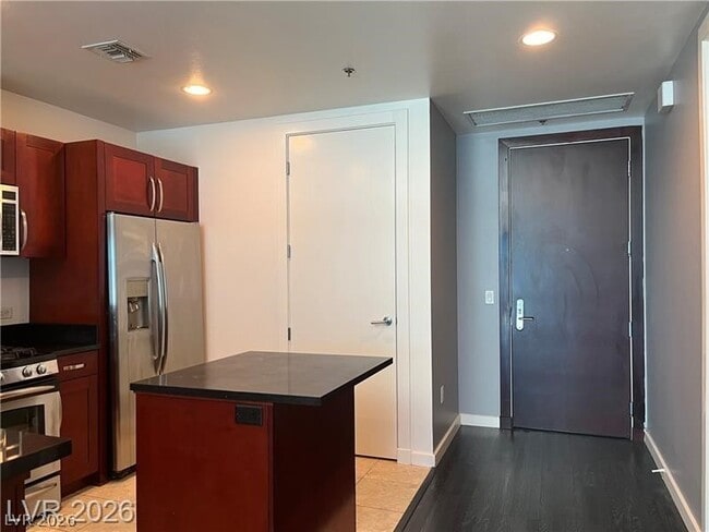 Building Photo - 4575 Dean Martin Dr