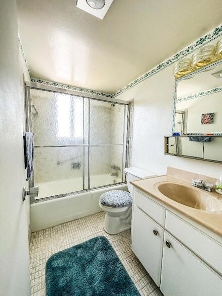 Building Photo - 3280 Lake Osborne Dr