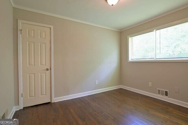 Building Photo - 2075 Claude St NW