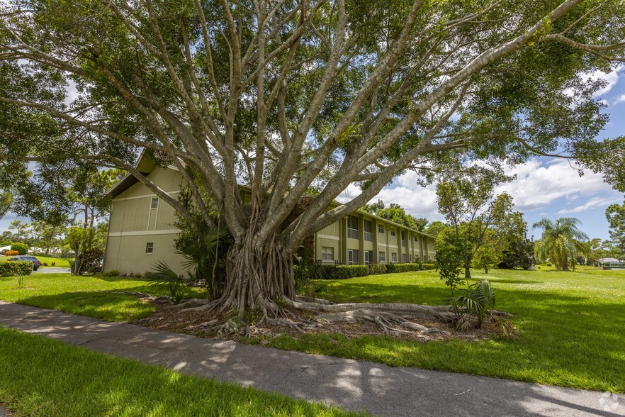 Walking Trails - Estero Woods Village