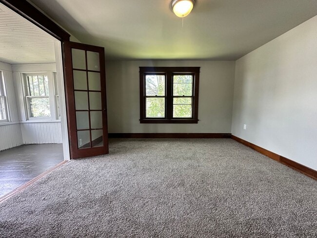 Building Photo - Four Bedroom House Available in Battle Creek!