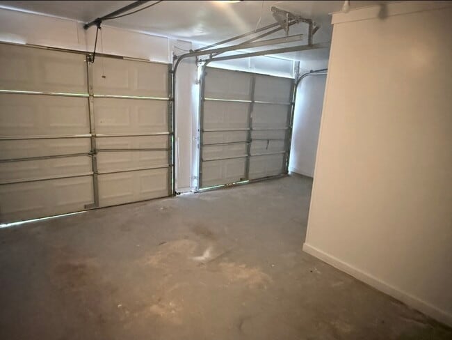 Building Photo - 107 Crystal Dr