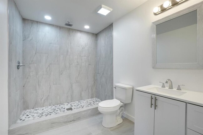Building Photo - 1032 Hoke Smith Dr