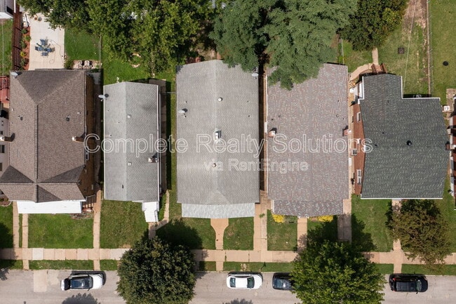 Building Photo - 6265 Hoffman Ave