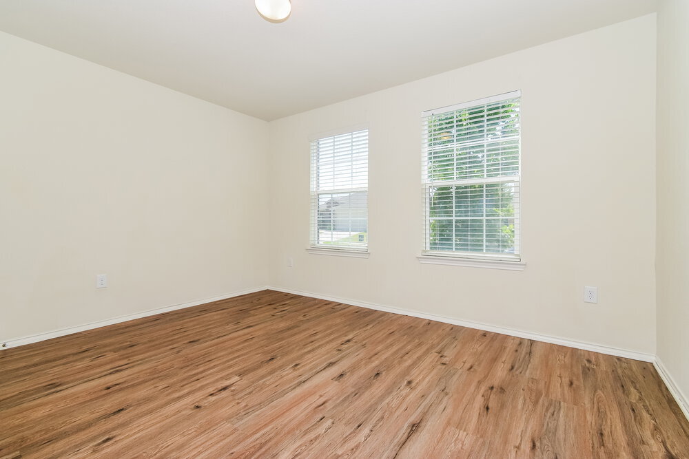 Building Photo - 1449 Vernon Dr