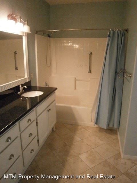 Building Photo - 2 br, 2 bath House - 3231 Dehesa Rd #35