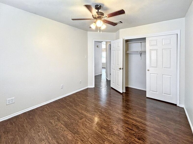 Building Photo - 1502 Sundance Dr