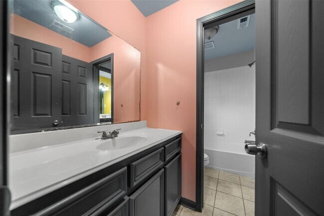 Building Photo - 13909 Stonewood Ct