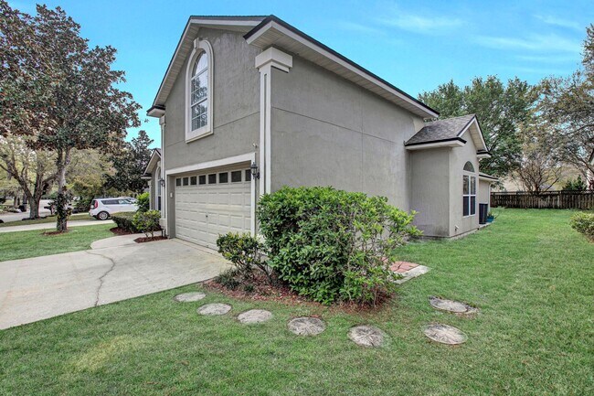Building Photo - Renovated 5 bedroom/3 bathroom home in Wor...