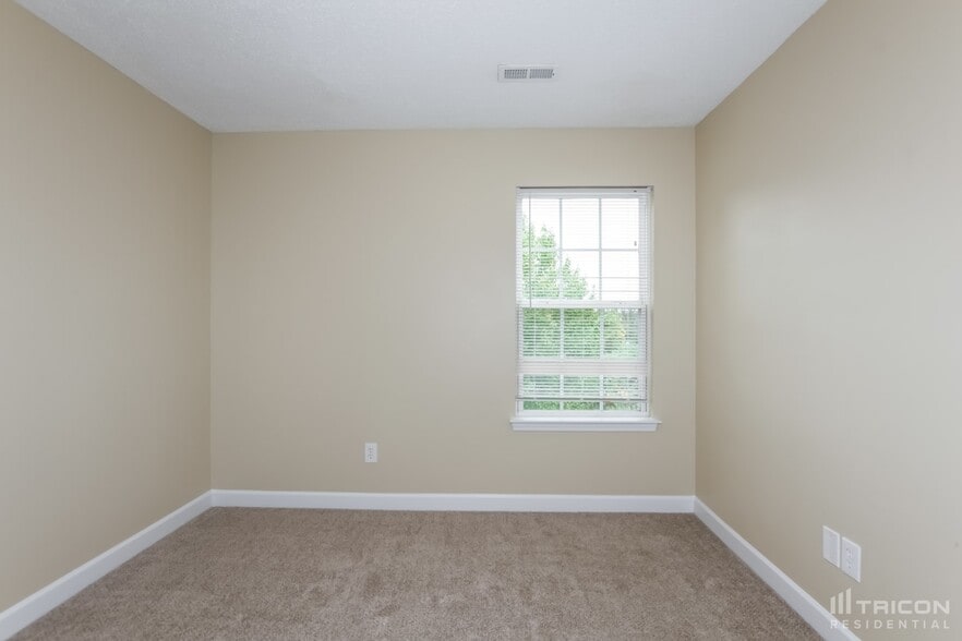 Building Photo - 11305 Silver Glen Ln