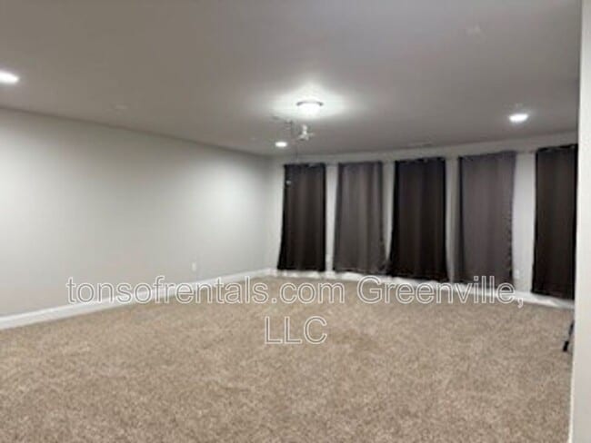 Building Photo - 105 Sea Harbour Way