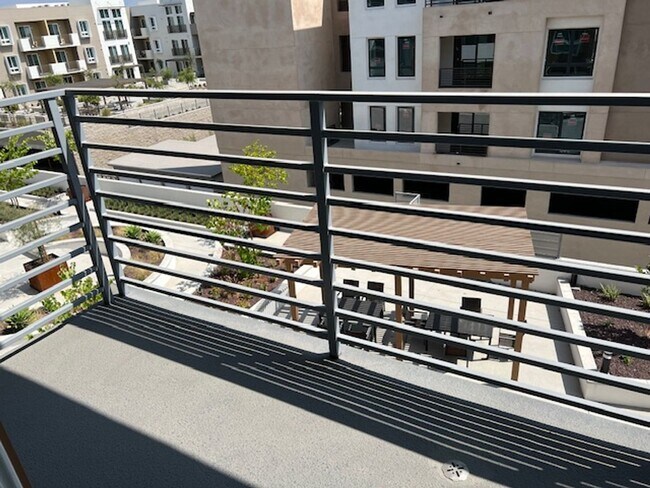 Building Photo - Monterey Bay Square (#409)