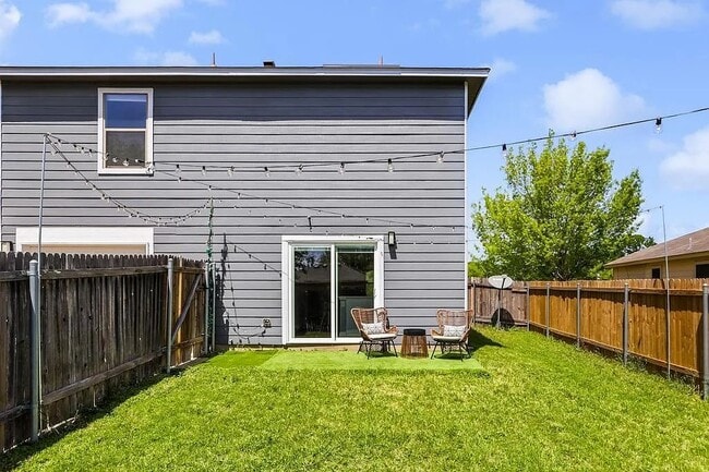 Building Photo - 5505 Viewpoint Dr