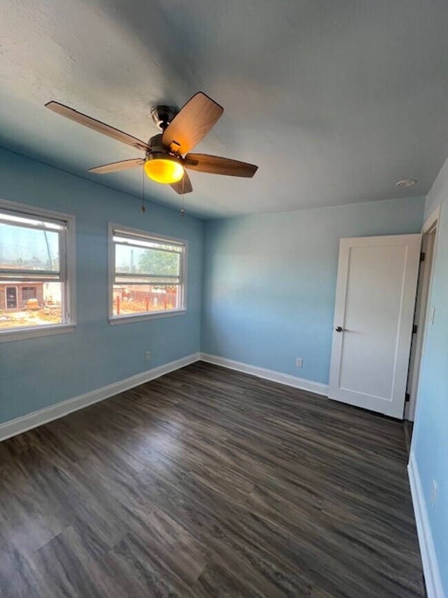 Building Photo - La Mesa Multi
