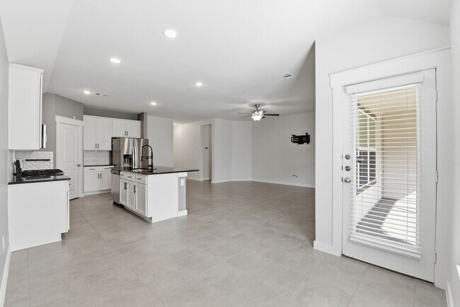 Building Photo - 12411 Southern Trail Ct