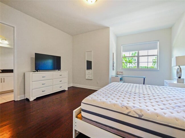 Building Photo - 15704 Marina Bay Dr