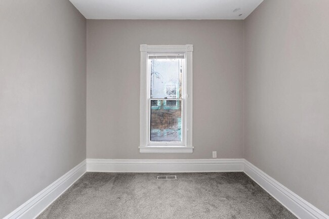 Building Photo - 2617 2nd Ave S