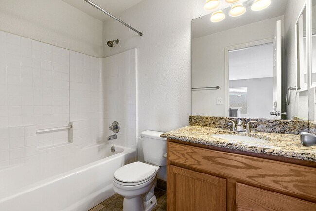 Building Photo - Large House in Parkview Highlands!