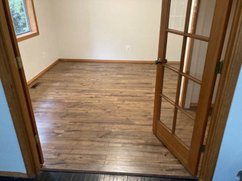 Building Photo - 60637 Devon Cir