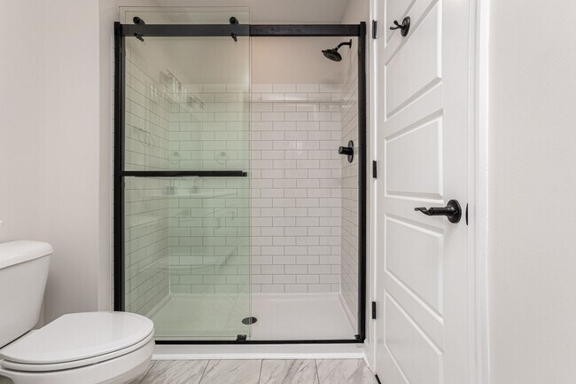 Building Photo - Spacious End Unit Luxury Townhome! Outstanding Location!