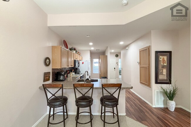 Building Photo - 205 N 74th St