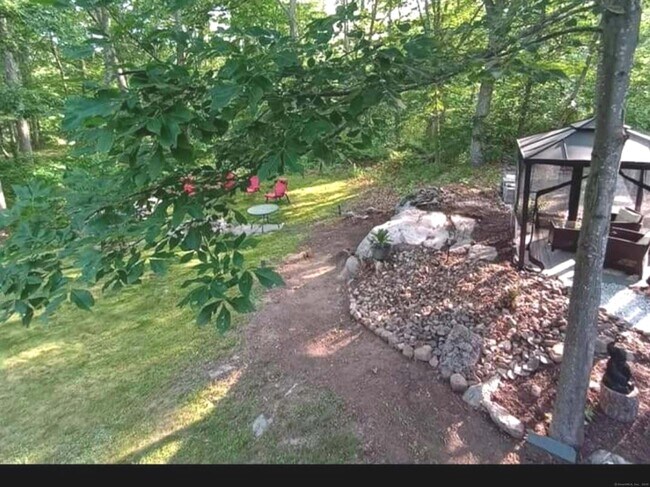 Building Photo - 348 Noank Ledyard Rd