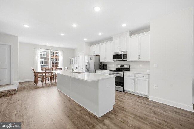 Building Photo - 6073 Camerons Ferry Dr