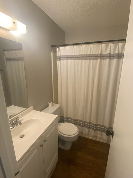 Master Bathroom - 6801 Shier Cove