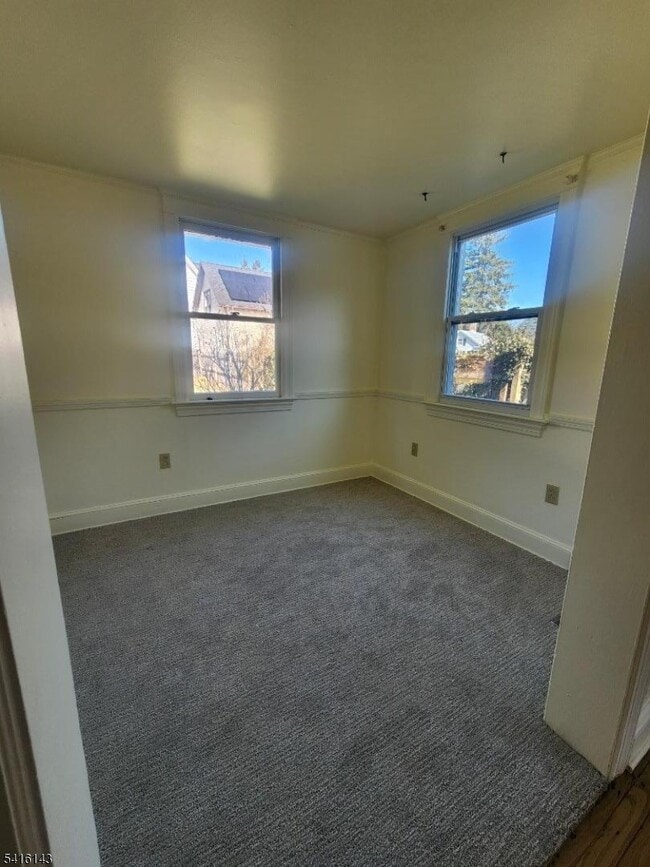 Building Photo - 133 Western Ave