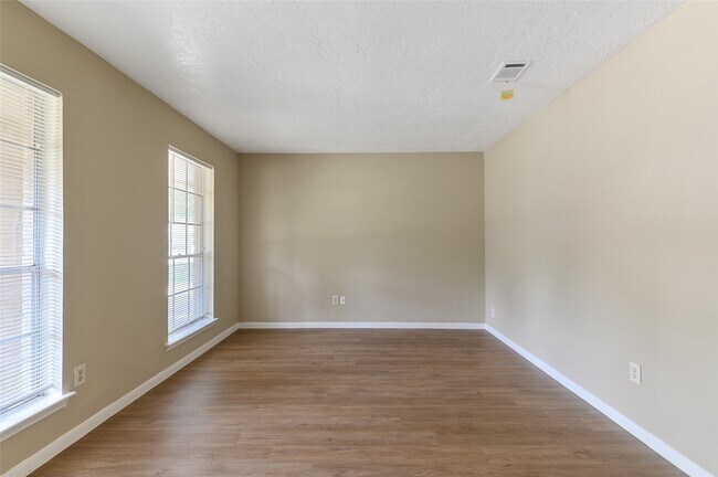 Building Photo - 10427 Huntington Pl Dr