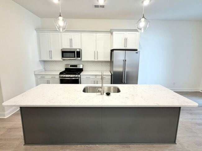 Building Photo - Now Leasing a Brand New 4-Bedroom 3.5 Townhome in Olive Branch-Minutes from Methodist Hospital