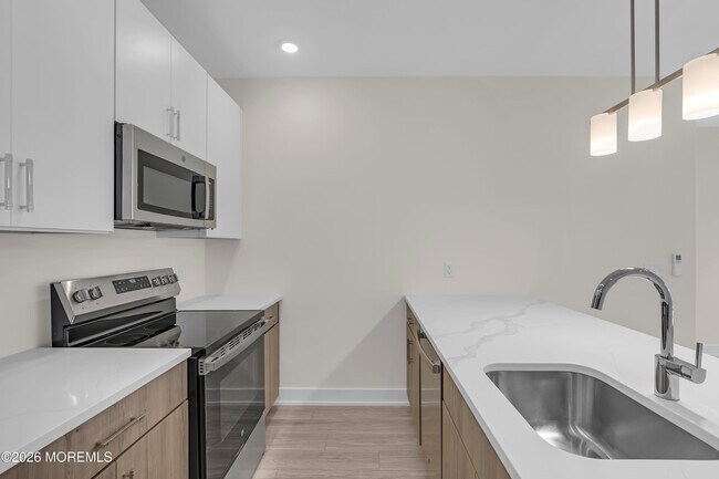 Building Photo - 19 Carr Ave