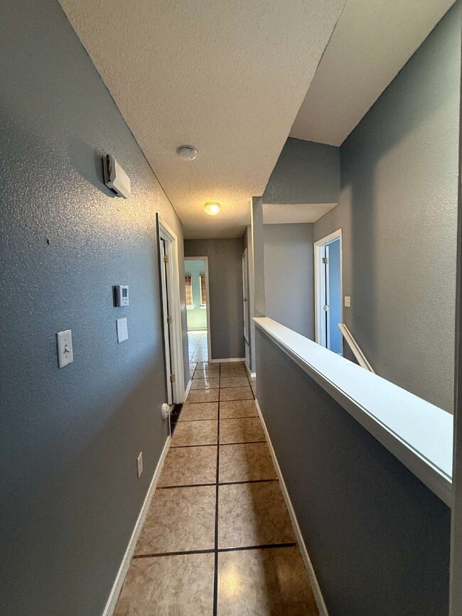 Building Photo - 14157 Tierra Delfin Dr