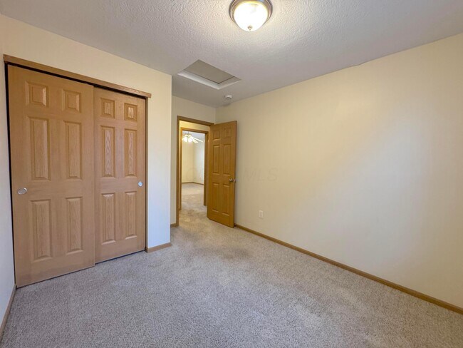 Building Photo - 8577 Clover Glade Dr