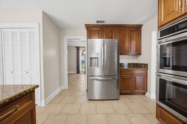Building Photo - "Charming 4-Bedroom Shalimar Retreat- Power Included With Rent!"