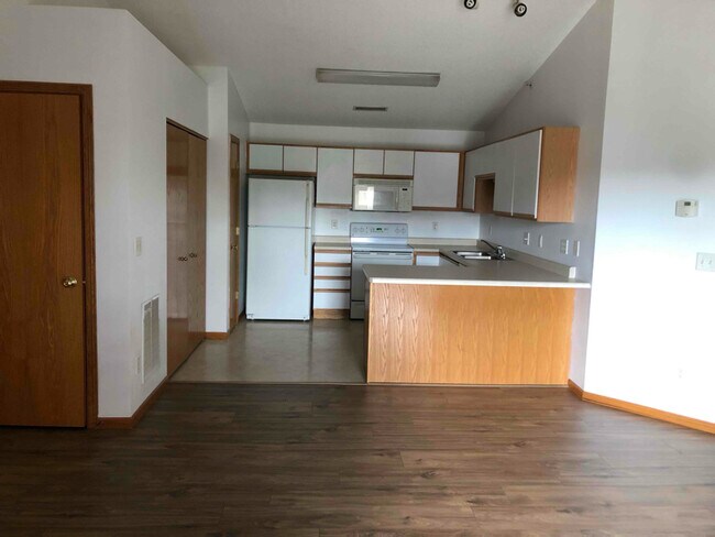 Building Photo - 2707 Triple Crown Ln