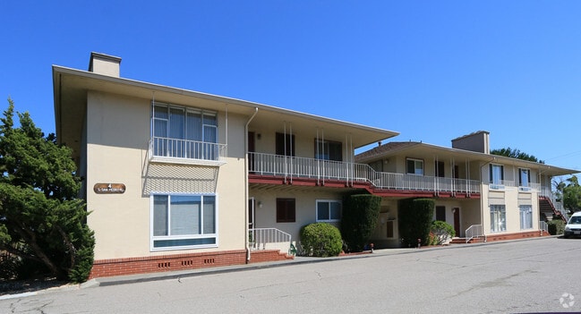 Primary Photo - Riviera Apartments