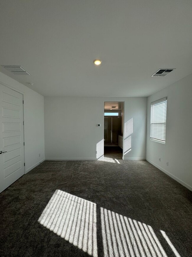 Building Photo - 4 bedroom Nextgen home in Phoenix