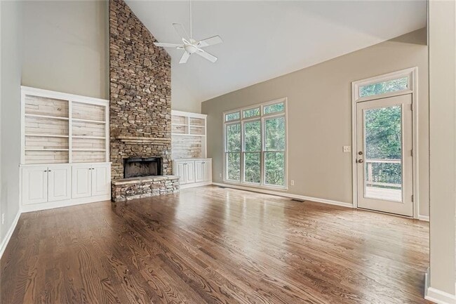 Building Photo - 5155 Courton St