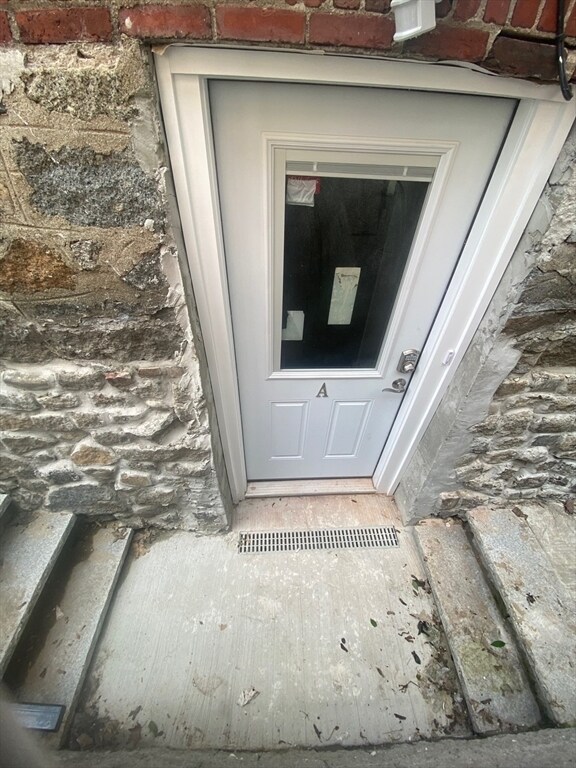 Building Photo - 41 Wiltshire Rd