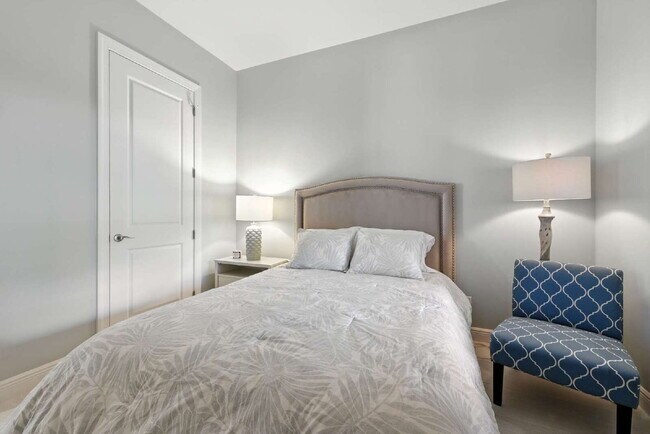 Building Photo - AZURE AT HACIENDA LAKES - 2 bedroom spacious valla