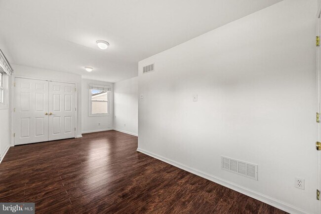 Building Photo - 717 S Wayne St