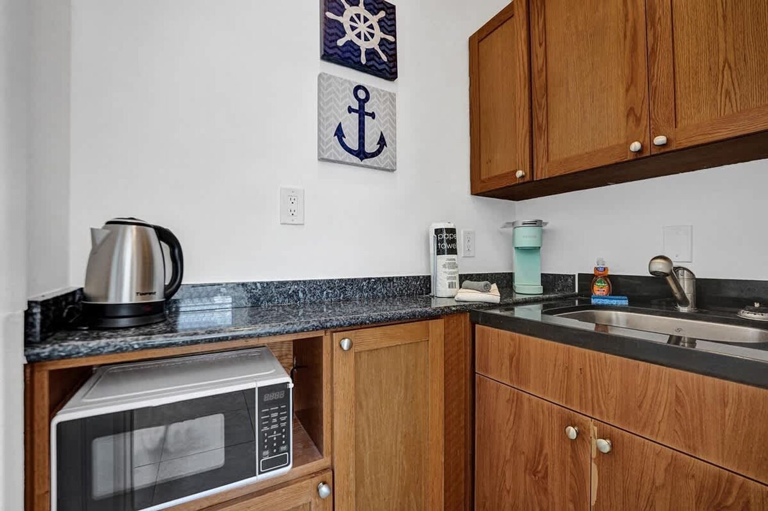 Building Photo - 335 Desoto St