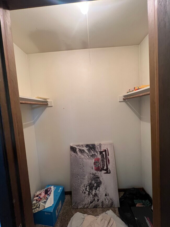 Building Photo - 775 Gerten Ave