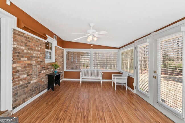 Building Photo - 4205 S Hurt Rd SW