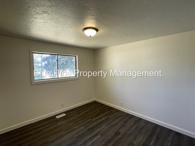 Building Photo - 2871 N 41st E