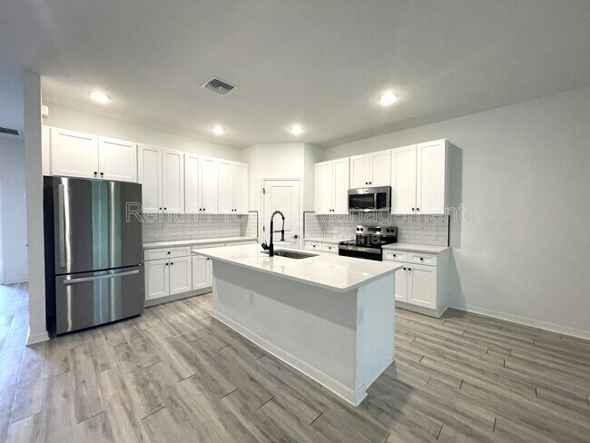 Building Photo - 558 Nimitz Blvd