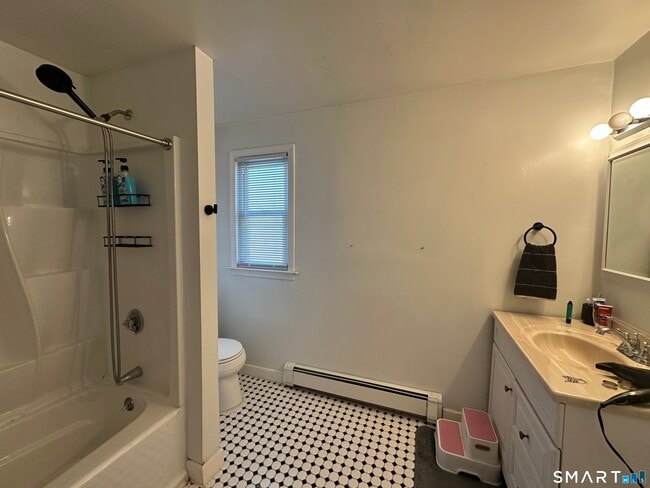 Building Photo - 7 Allen St