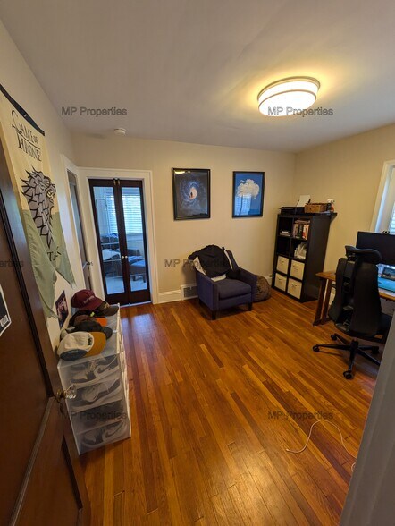 Building Photo - 1302 Hathaway Ave