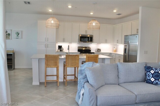 Building Photo - 15405 Grn Acrs Ave